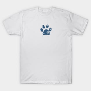 Paw print made of snowflakes T-Shirt